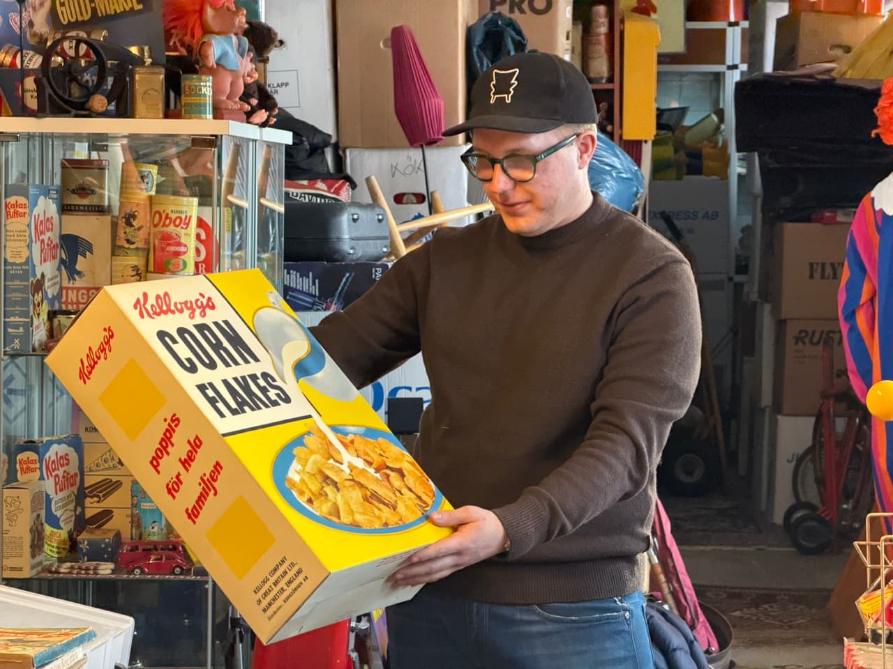 Simon med retro Corn Flakes-skylt – kuriosa och samlarföremål