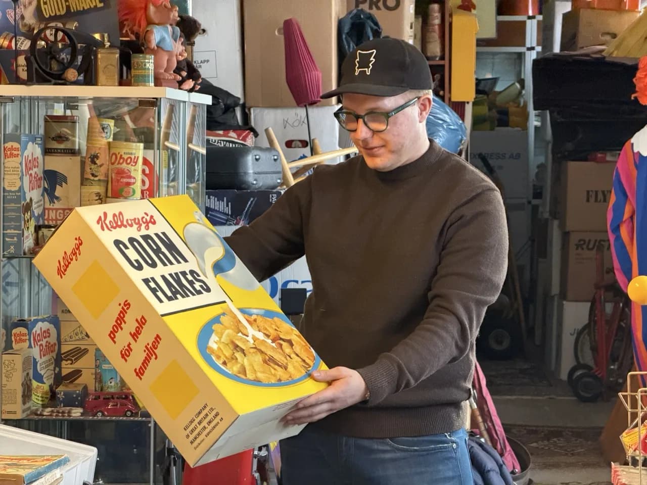Simon med retro Corn Flakes-skylt – kuriosa och samlarföremål